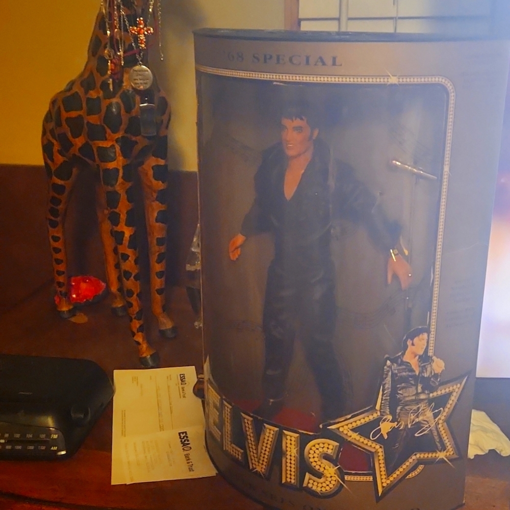 Elvis collectors doll  68 special brand new in box